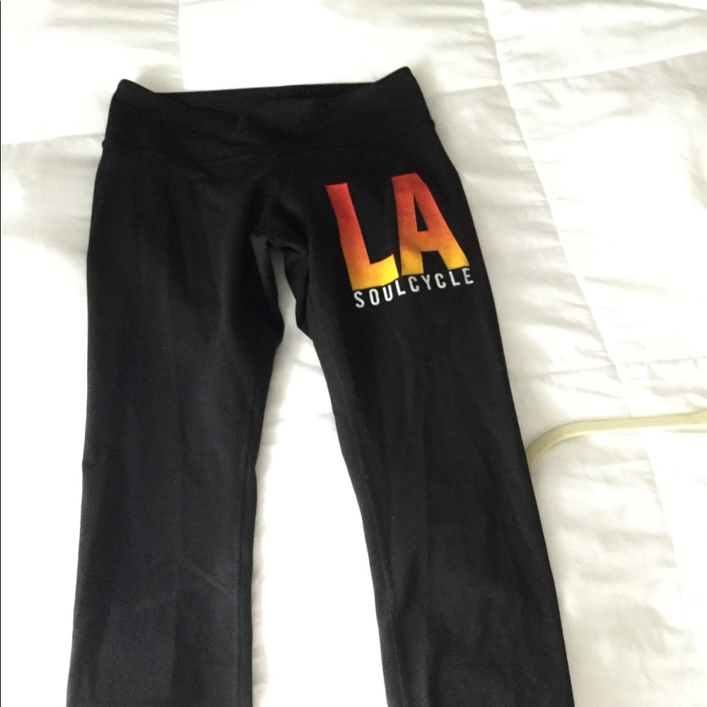 LULULEMON capris size 6